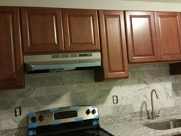2nd image of 1201 Stirling St Floor 2
