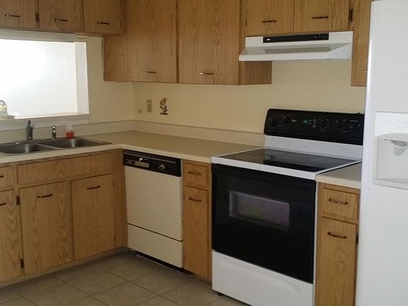 2nd image of 3120 E Tower Ct