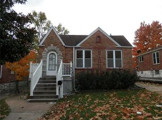 444 Kingston Dr, Saint Louis, MO 63125