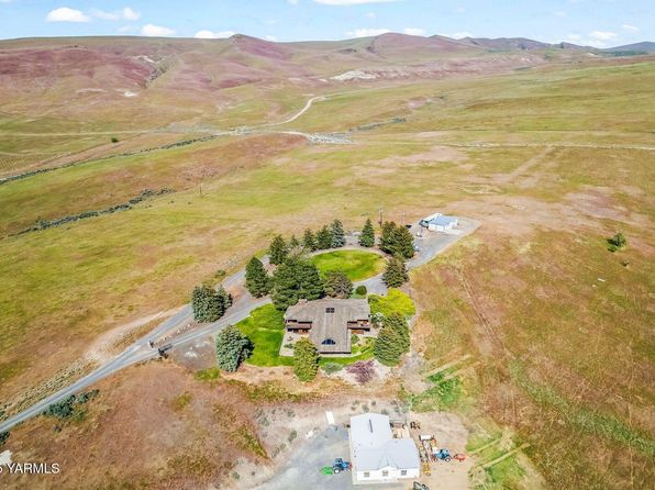 1303 Nightingale Rd, Wapato, WA 98951