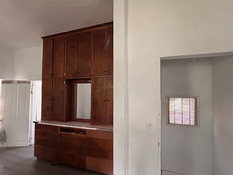 1700 E Prairie Ave — Photo 5
