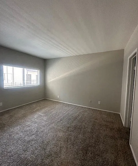 Augusta Court Apartments — Photo 30