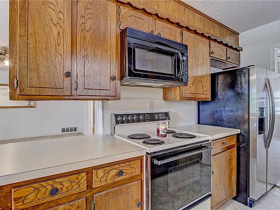 4th image of 6984 Cox Ln