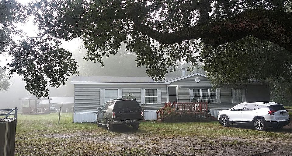 1st image of 3985 Melissas Ln