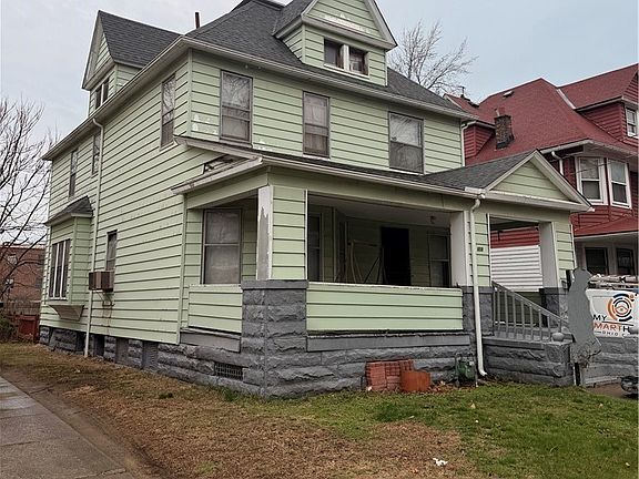 2nd image of 658 E 115th St