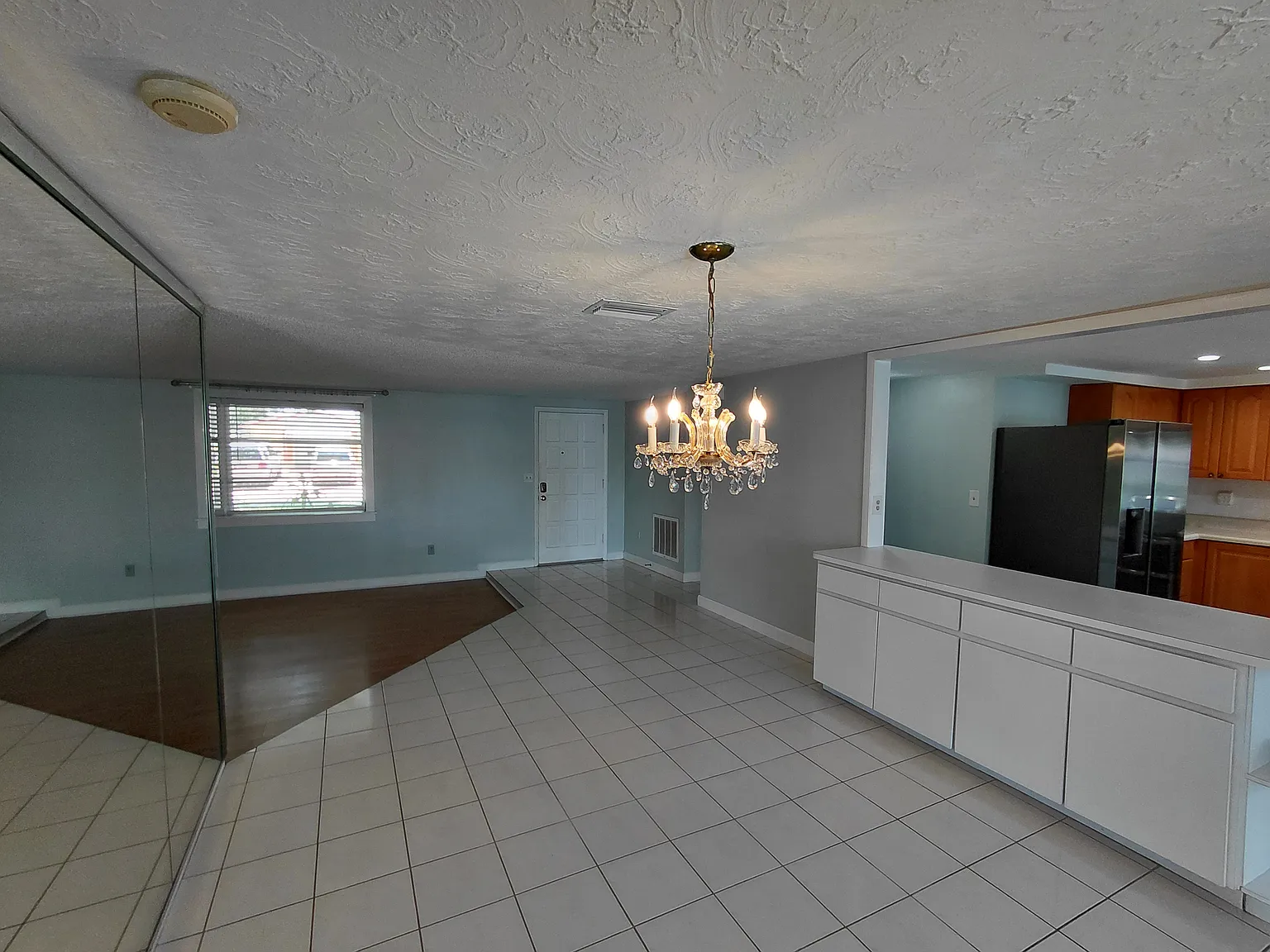 2 bed, 1664 sqft, $2,200 — Photo 4