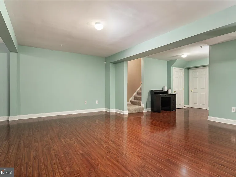 824 Stonehurst Ct — Photo 26