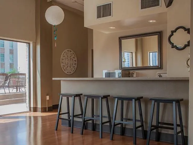 Gravier Place Apartments — Photo 25