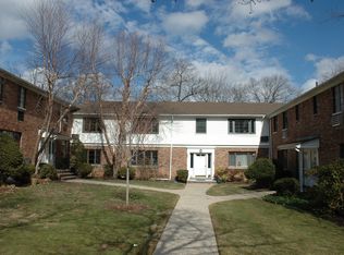 7 Troy Dr APT A, Springfield, NJ 07081