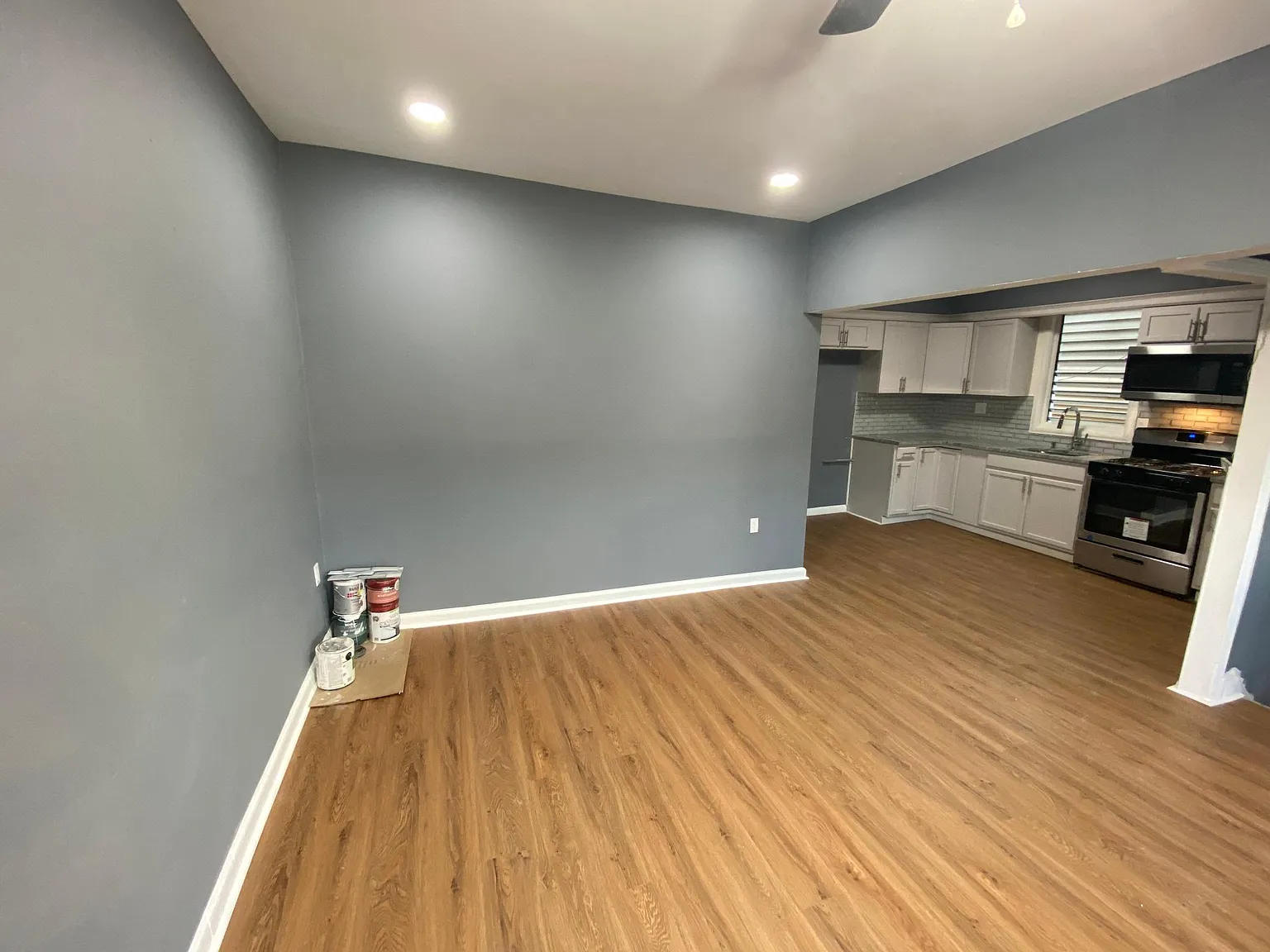 92 Romaine Ave — Photo 3