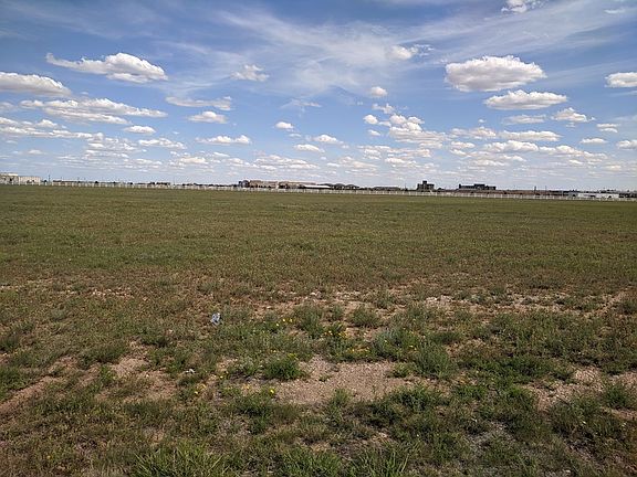 3rd image of 10 Estates Dr