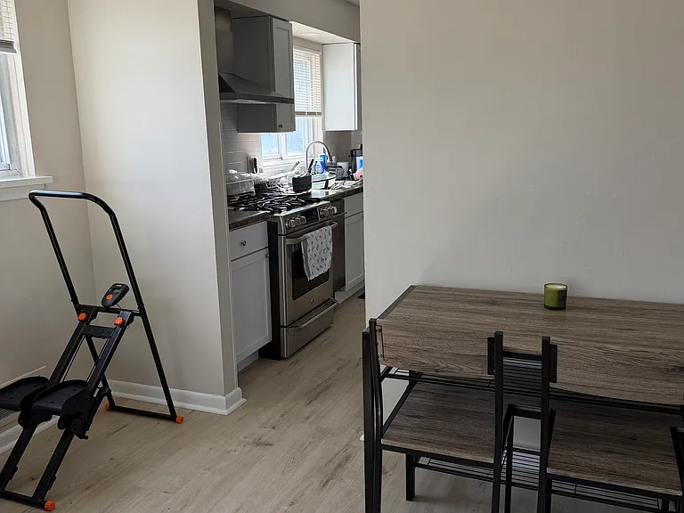 1644 E Woodruff Ave — Photo 15