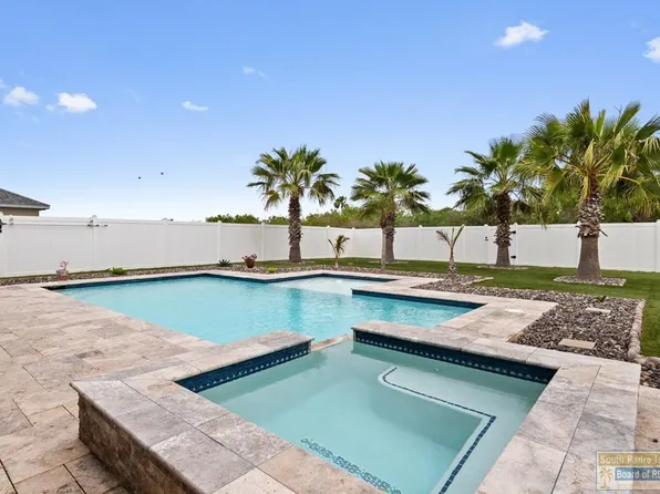 159 Torrey Pines Rd, Pt Isabel, TX 78578