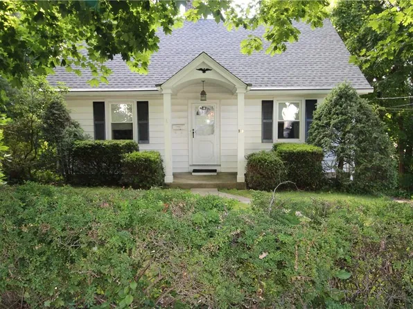 911 Warren Avenue, Thornwood, NY 10594