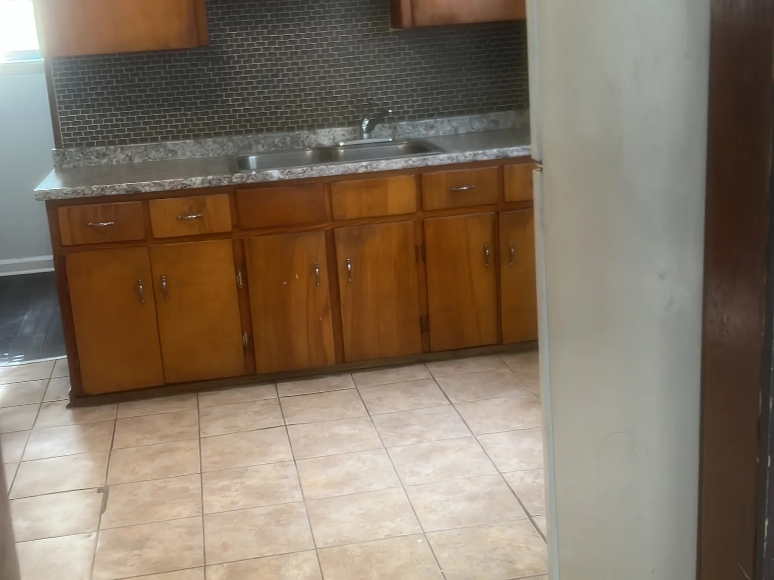 2 bed, $1,000 — Photo 4