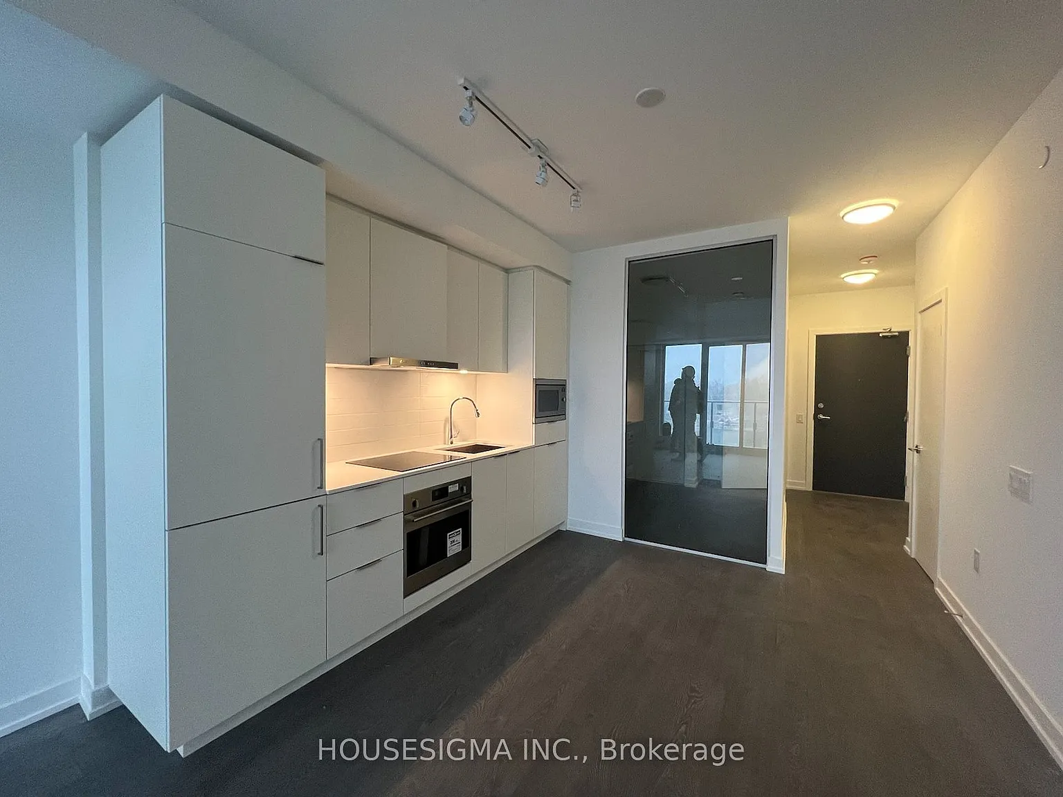 2 bed, $2,800 — Photo 2