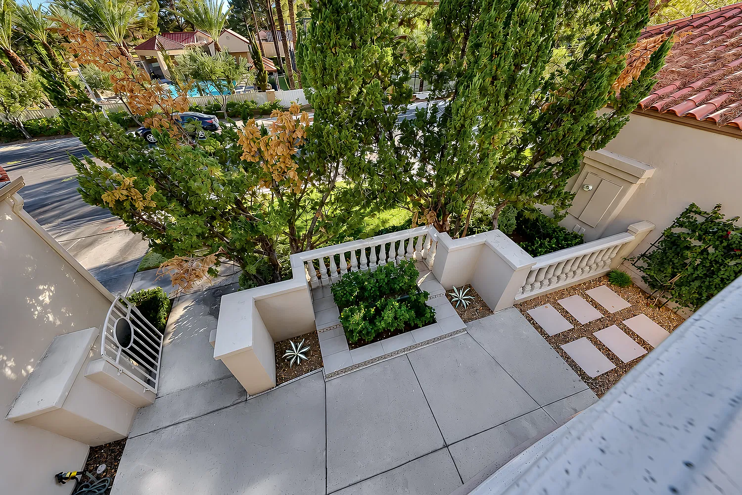 3 bed, 2.5 bath, 2500 sqft, $7,000 — Photo 3
