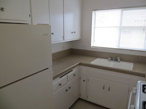 5th image of 3821 39th St APT 7