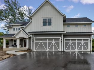 1581 Anthem Pl, Chanhassen, MN 55317