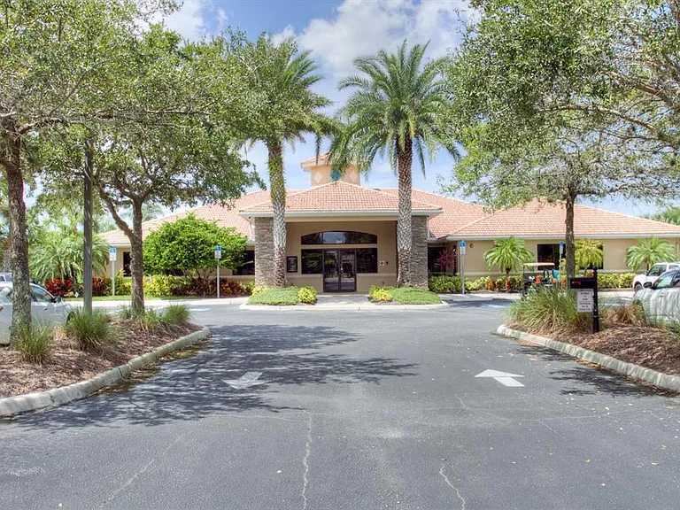 905 Fairway Cove Ln #205 — Photo 35