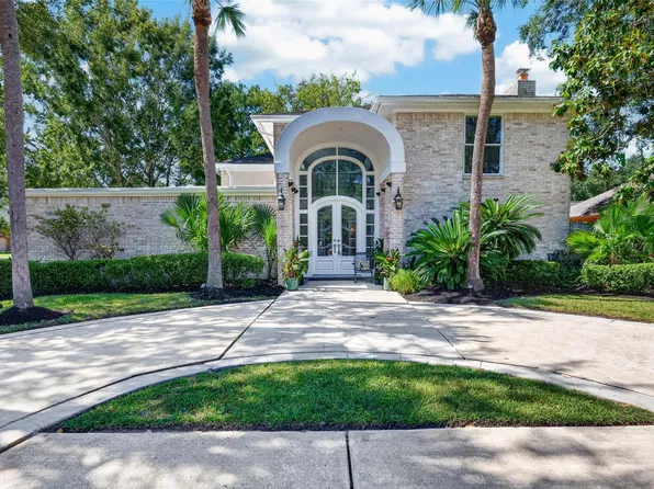 1003 Villa Court Dr, Seabrook, TX 77586