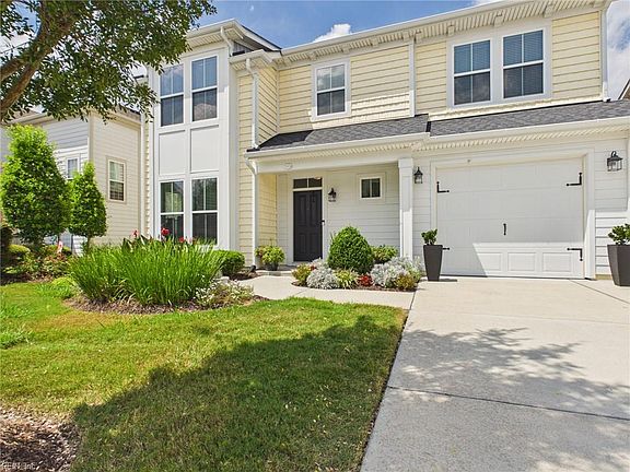 2nd image of 1924 Bexley Ln