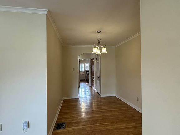 4th image of 802 Kenwick Rd