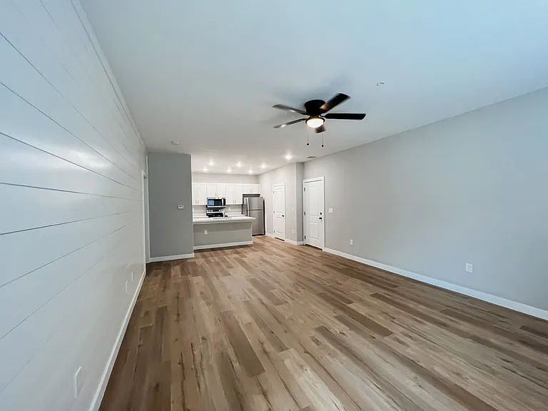 Fairway Flats — Photo 18