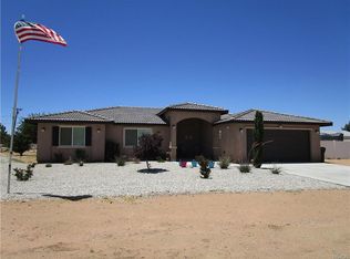 14920 Tonikan Rd, Apple Valley, CA 92307