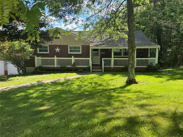 2008 Galaxy Dr, Vestal, NY 13850