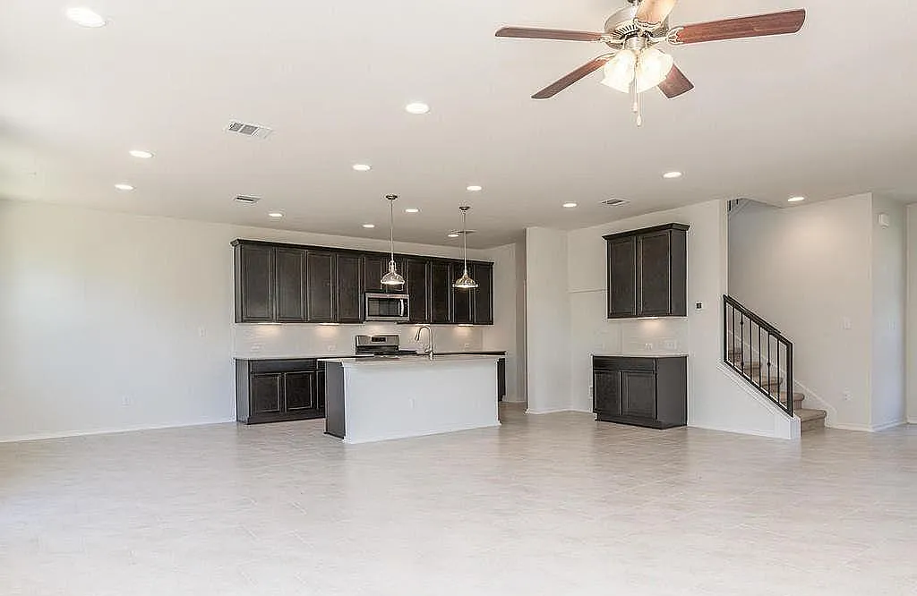 9103 White Coral Dr — Photo 3