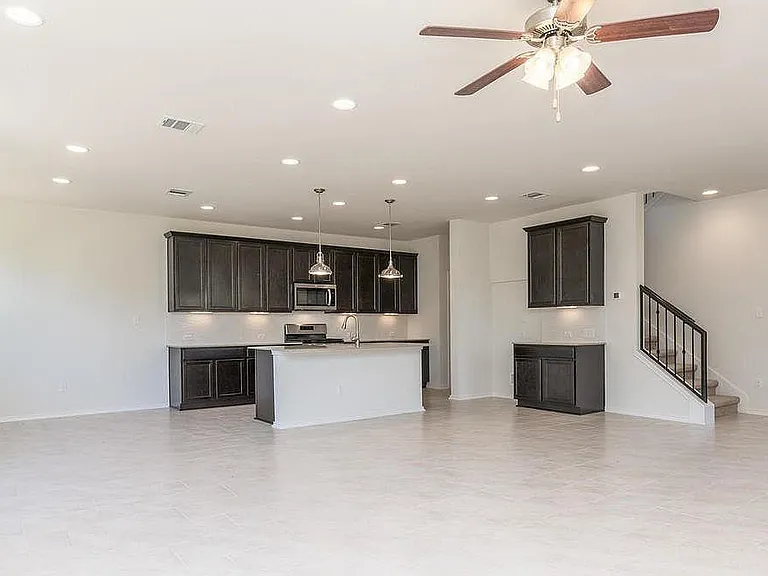 9103 White Coral Dr — Photo 3