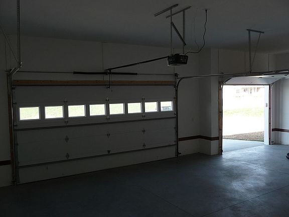 3rd image of 205 Hill Rose Ln
