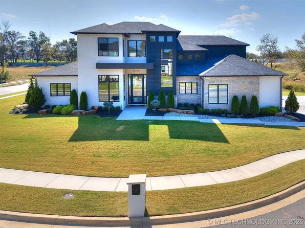 8707 E Elgin St, Broken Arrow, OK 74012