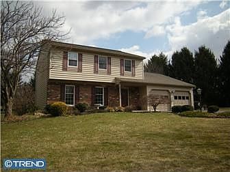 1st image of 104 Evergreen Dr