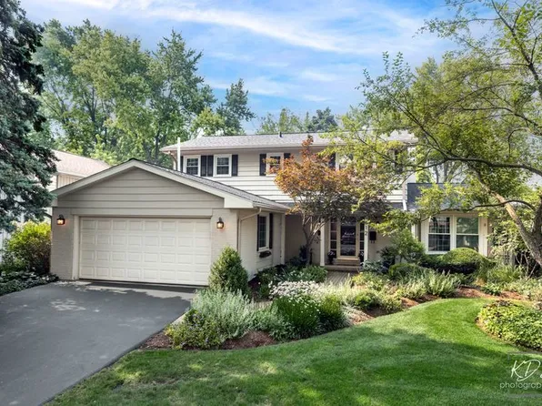 612 Burning Tree Ln, Naperville, IL 60563