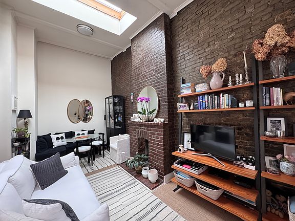 3rd image of 414 W 22nd St APT 20