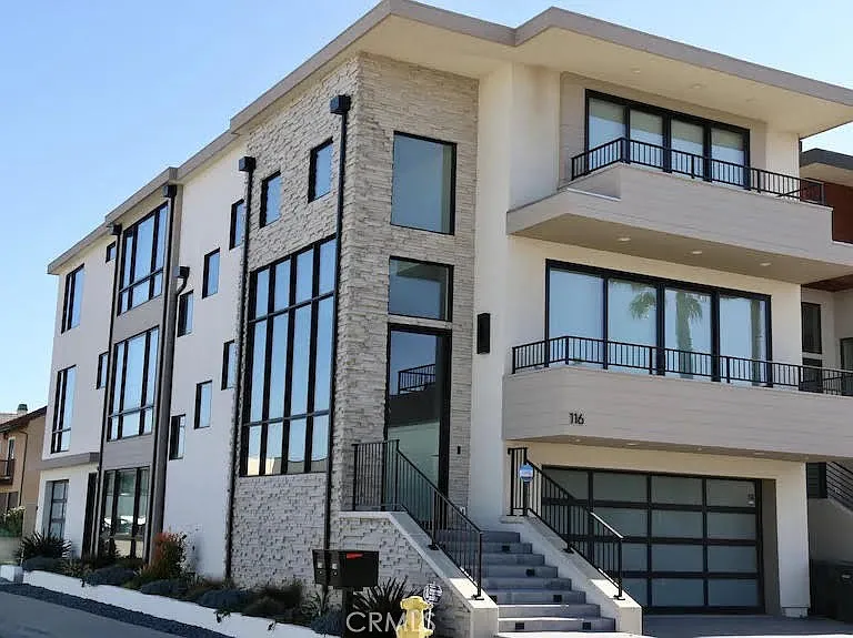 116 W Channel Islands Blvd — Photo 1