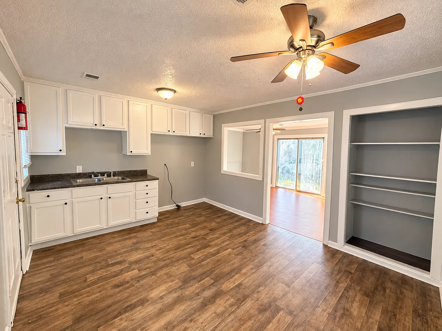 2 bed, 756 sqft, $1,295 — Photo 4