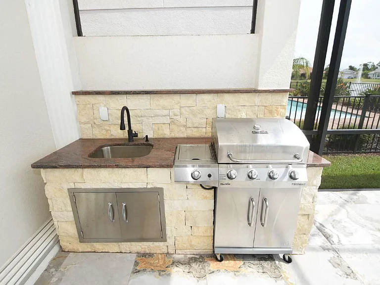 114 Del Palma Dr — Photo 23