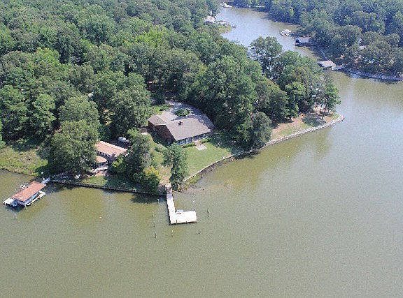 3rd image of 232 Wood Haven Dr
