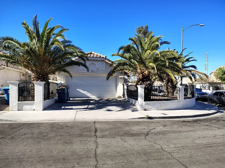 5408 Moonstruck Ave — Photo 2