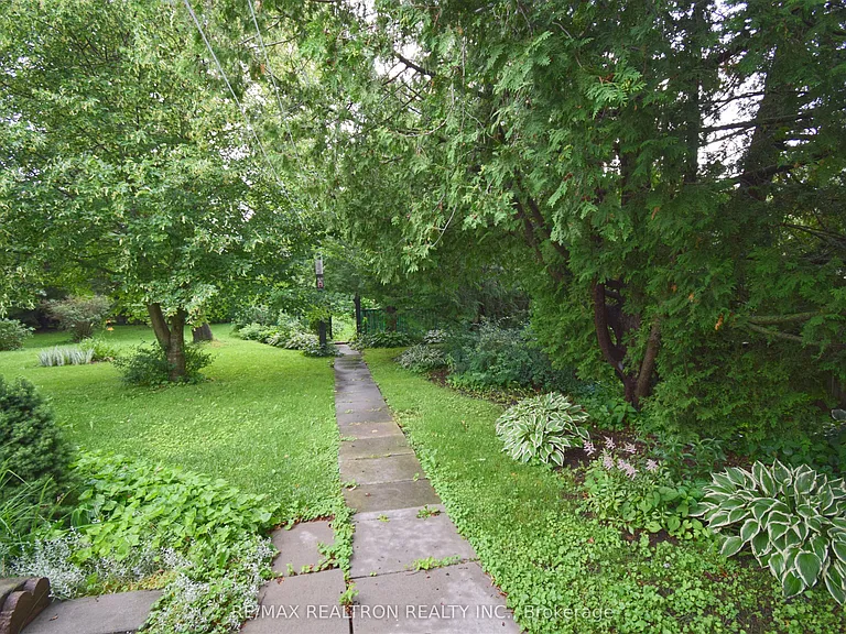 250 Meadow Rd — Photo 38