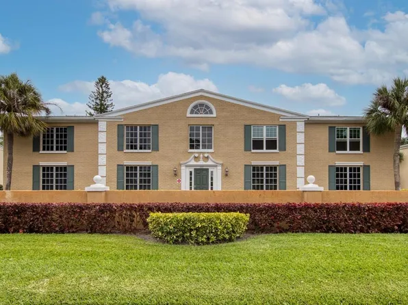 1097 Eden Isle Blvd NE APT 3, Saint Petersburg, FL 33704