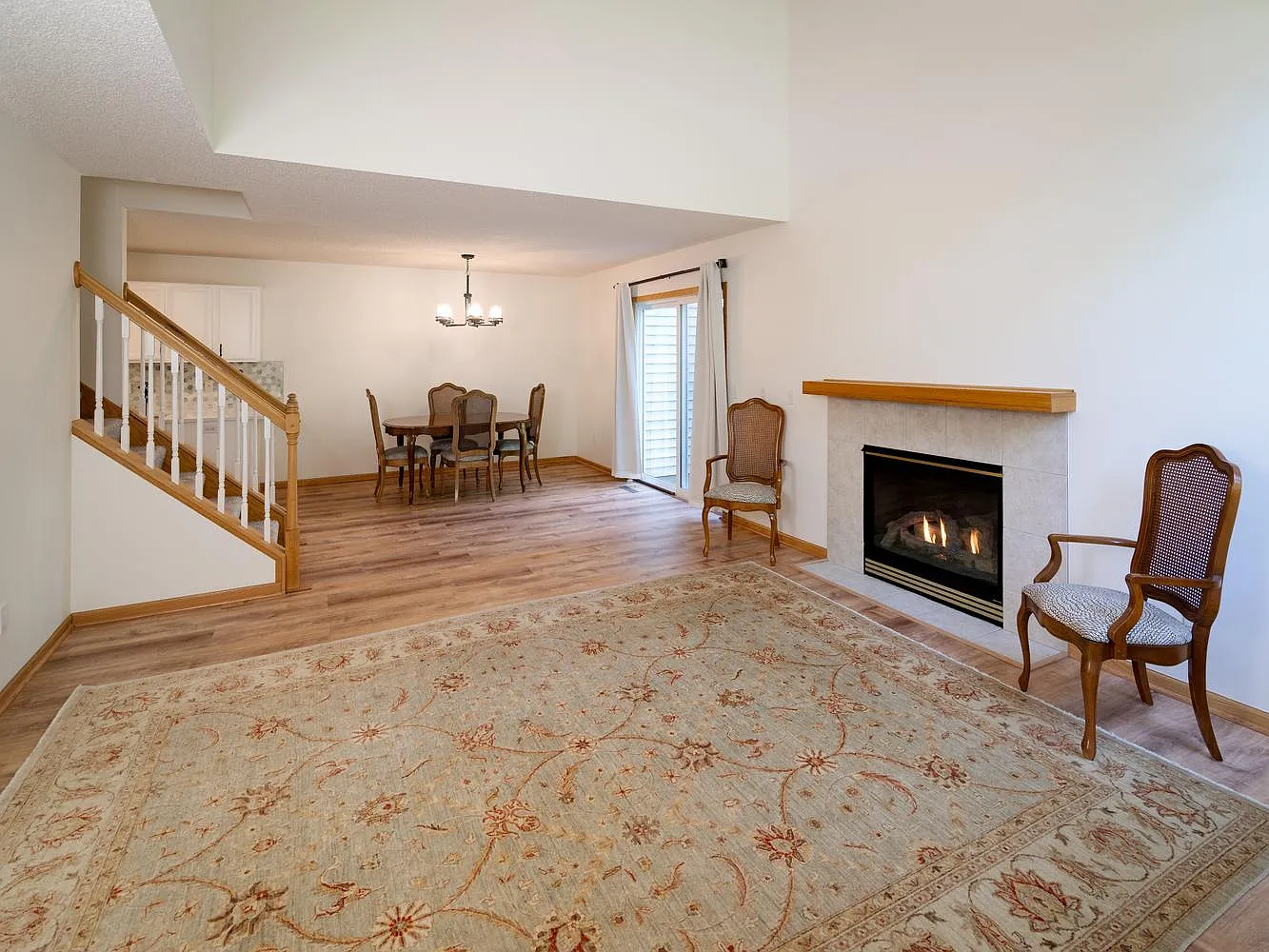 2 bed, 1.5 bath, 1450 sqft, $2,300 — Photo 4