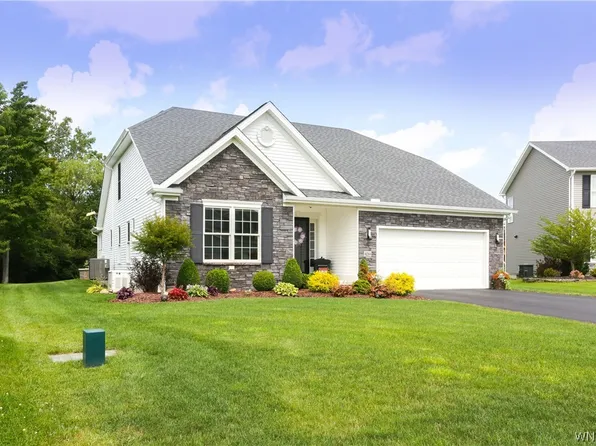 9284 Kristina Cir, Clarence Center, NY 14032