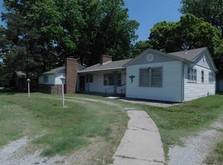 2318 S Hillside St, Wichita, KS 67211
