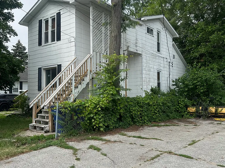 403 State St #B — Photo 2