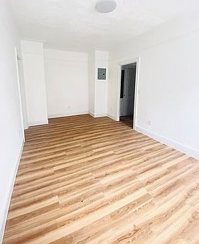 2nd image of 8501 21st Ave APT 3