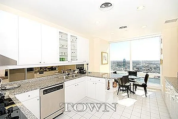 Sold by Town Residential | media 6